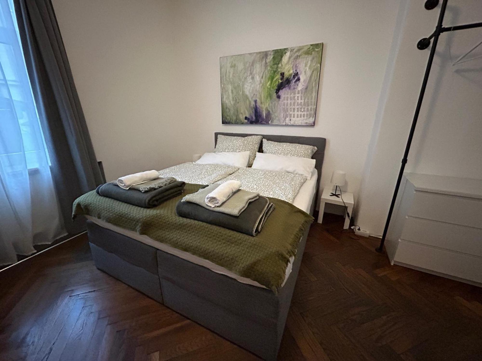 Ferienwohnung Wohnen Mit Kuenstlerflair In Muenchen Exterior foto