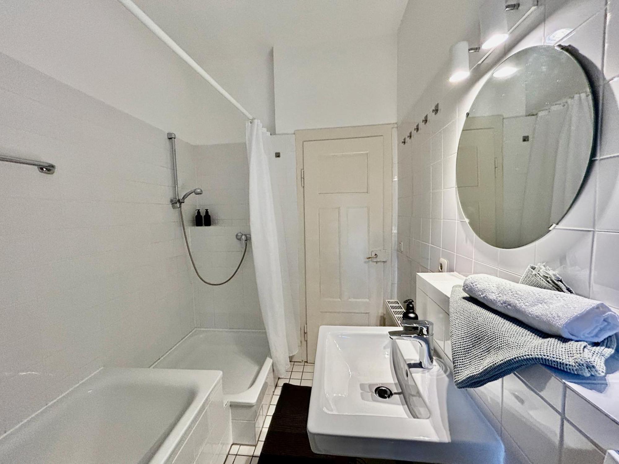 Ferienwohnung Wohnen Mit Kuenstlerflair In Muenchen Exterior foto